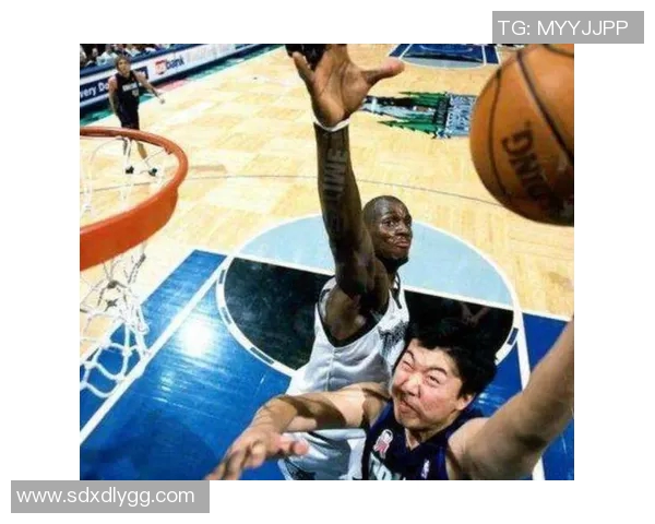 深圳篮球队重塑辉煌之路：从低谷到杯赛新篇章的转型历程