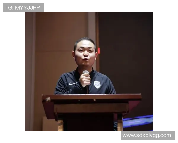 夏天退役的足球明星们如何书写职业生涯的最后篇章与未来展望